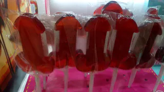 В "Премьере" продают леденцы в форме мужского полового органа