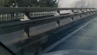 Дым виден из далека: на Солотчинском шоссе загорелась фура