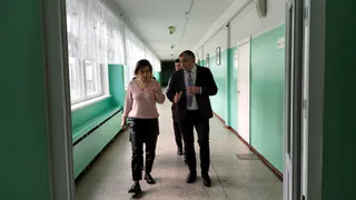 В усинских школах становится теплее и уютнее: что обновили в учреждениях на каникулах 