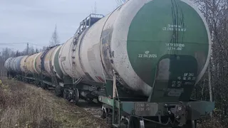 В Коми с пути сошли вагоны с мазутом