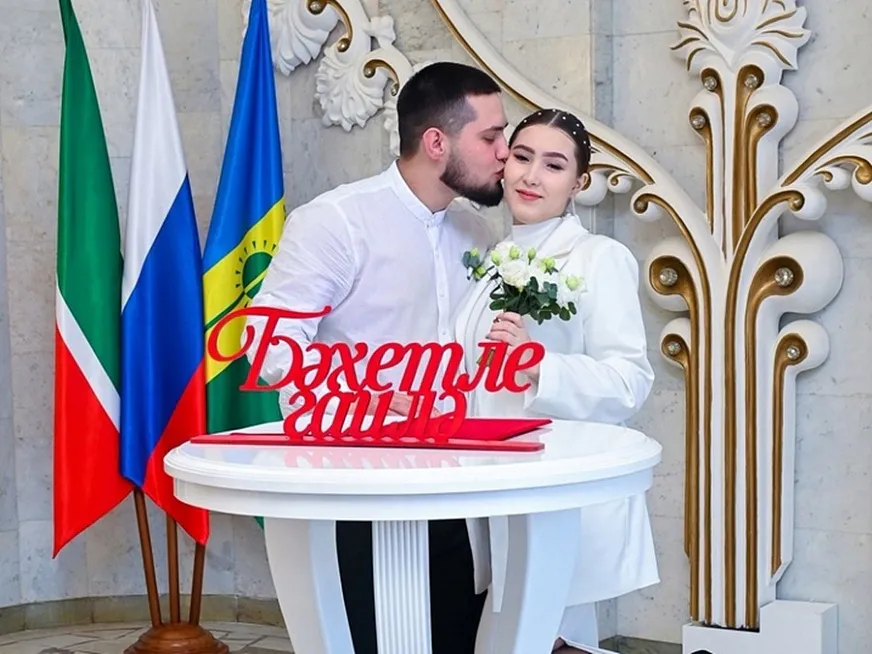 В Нижнекамске с начала года зарегистрировали 100-ю пару молодожёнов