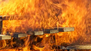 Под Рязанью сгорели два трактора