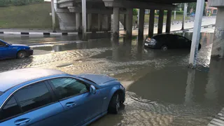 На Московском шоссе провалилась дорога. Пострадали 3 машины