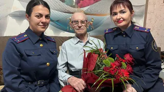Следователи Коми поздравили ветерана ВОв с 98-летием