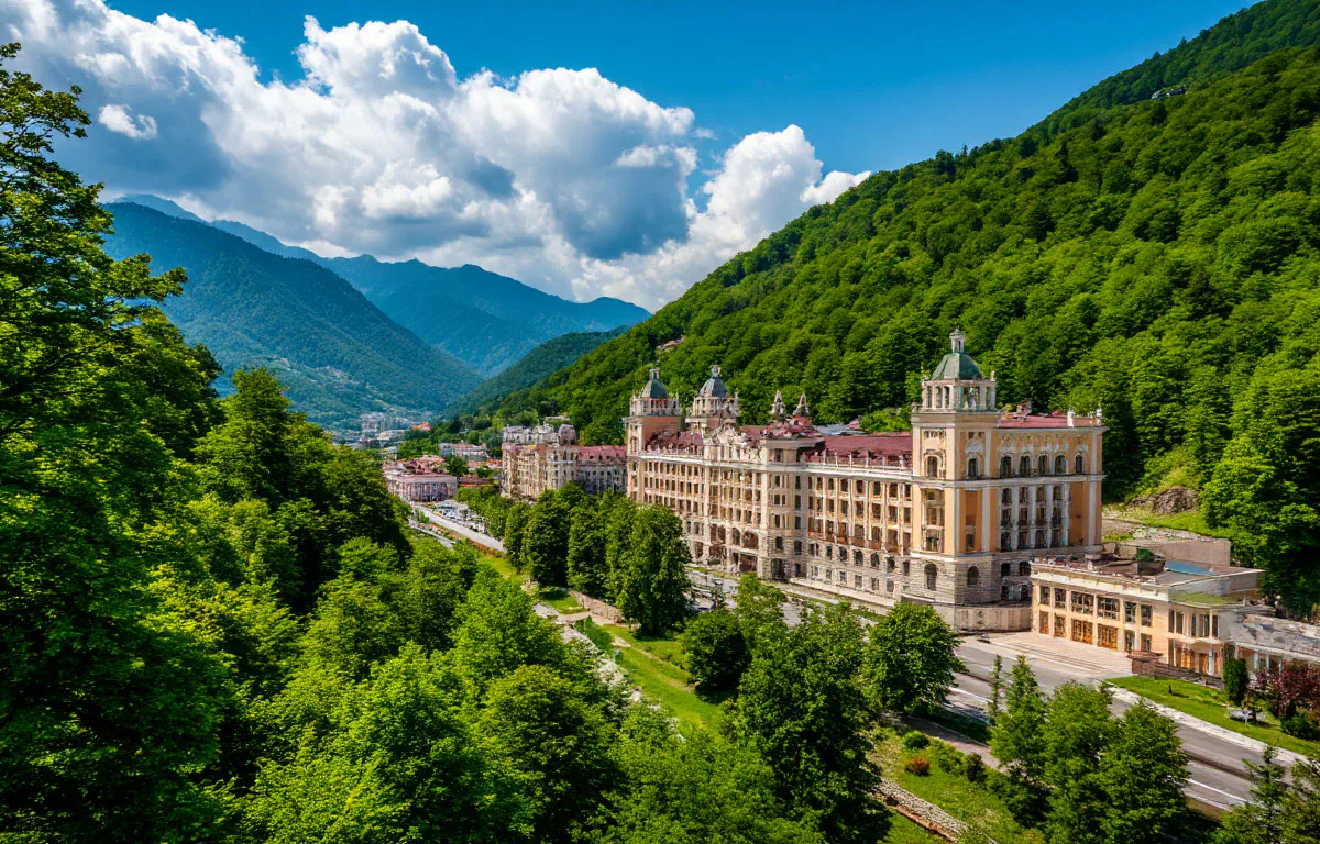 Это был не отдых, а сплошное унижение»: шокирующий рассказ россиянина о поездке в Сочи-2025