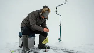 В Магнитогорске спасли рыбаков, которые не тонули: специалистов вызвала местная жительница