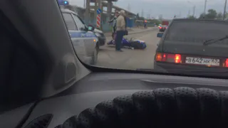 На Южном мотоциклист влетел в автомобиль