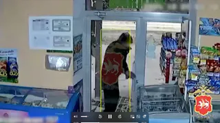 Казанец ограбил несколько магазинов — ради колы, винограда и денег