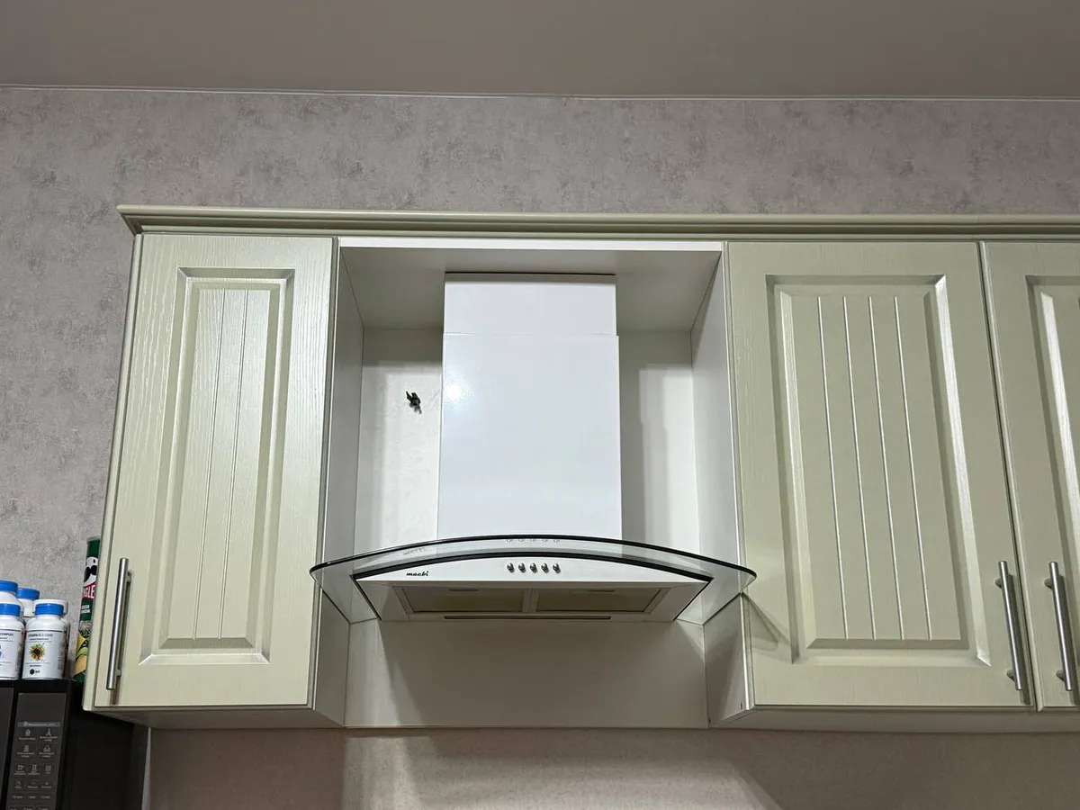 Почему продвинутые хозяйки давно отказались от вытяжки на кухне: есть более эстетичный и удобный вариант
