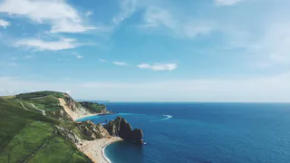 Крымские Мальдивы за сущие копейки: белый песок, ярко-бирюзовая вода и озера с глиной — туристы пока не разнюхали