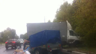 На Михайловском шоссе "Лада" врезалась в грузовик - подробности от ГИБДД