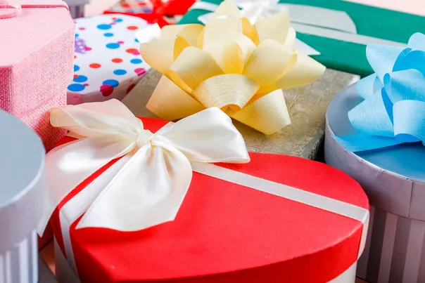 Магнитогорцы готовят внушительные суммы на новогодние подарки: средний чек вырос на 20%