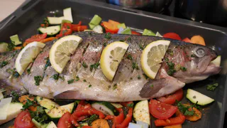 Дорогая красная рыба отдыхает: горбуша по этому рецепту получается нежной, сочной и не разваливается на сковороде - делюсь рецептом