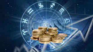 Названы три знака зодиака, которых в декабре накроет буквально волна денег