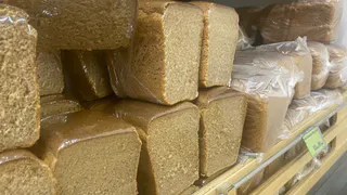 Ученые назвали самый полезный хлеб - не белый и не с отрубями, в два раза полезнее батона  