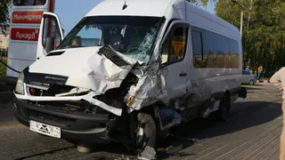 У Рязанской филармонии произошло массовое ДТП с участием маршрутки