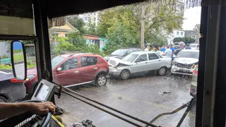 На улице Островского столкнулись три иномарки