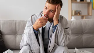 Так делал даже Петр I: как справиться с похмельем по-царски после новогодних праздников — облегчит состояние быстро и просто