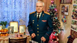 В Коврове сотрудник СК поздравил с праздником бывшего узника фашистского концлагеря