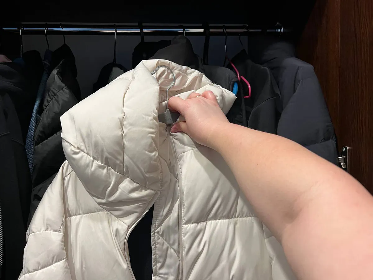 Зимнюю куртку: чищу дома за 10 минут без химчистки и стирки - рабочий лайфхак