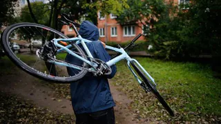 Нетрезвый житель Клинцов похитил у 14-летнего мальчика велосипед