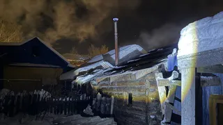 В местечке Лесозавод Сыктывкара сгорела частная баня