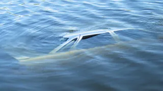 В Татарстане в машине, съехавшей в реку, погиб ребёнок