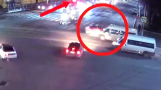 Опубликовано видео ДТП с участием маршрутки в центре Рязани