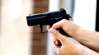 В Нижнекамске мама починила пистолет, из которого потом школьнику выстрелили в глаз