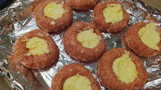 Секрет котлет от шеф-повара: подслушала в ресторане и теперь готовлю только так — вкус сразил всех родных