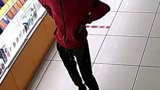 В Нижнекамске ищут парня, который украл телефон за 60 тыс. рублей