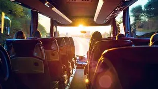 Названы самые опасные места в автобусе