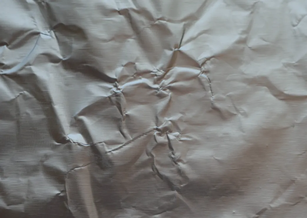 Как правильно завернуть мясо в фольгу - блестящей стороной внутрь или наружу: годами мы это делали неправильно