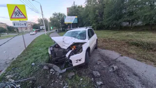 В Магнитогорске пьяный водитель влетел в электроопору