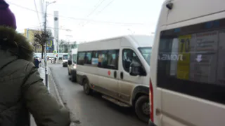 "Оскорбляет и выгоняет из салона, если у него нет сдачи" - рязанка возмущена поведением водителя маршрутки