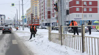 За минувшую ночь с улиц Брянска вывезли 500 тонн снега