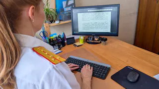 В Кольчугине мать троих детей угрожала полицейским ножом. Возбуждено уголовное дело