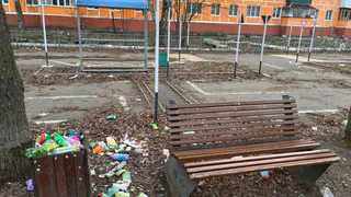 Родители в Сасово жалуются на запущенную детскую площадку у школы № 6