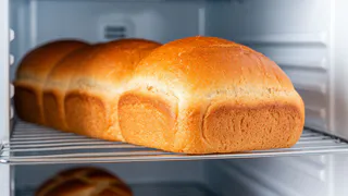 Выяснил, можно ли хранить хлеб в холодильнике: жаль, что узнал правду только к 40 годам
