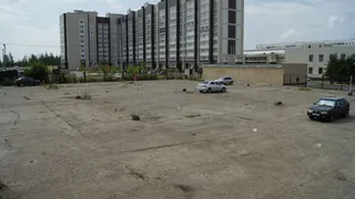 В Нижнекамске закрыли стоянку и строят очередной торговый центр