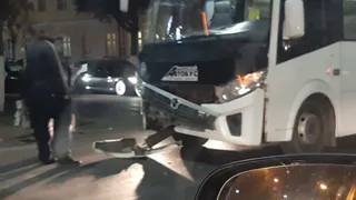 Травмирован ребенок: при столкновении Ауди и маршрутки пострадало 5 человек