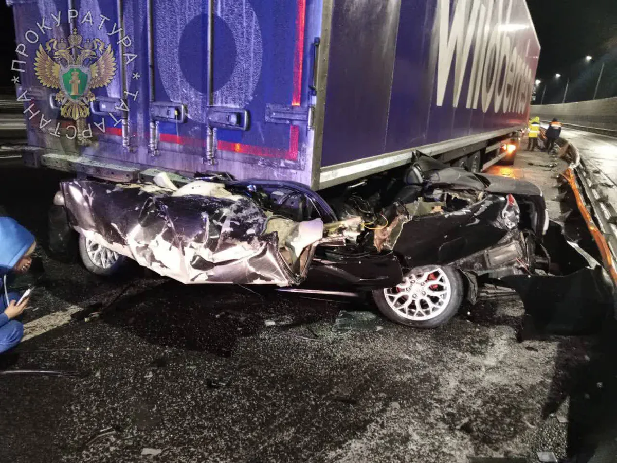 Смертельное ДТП на М7: Toyota врезалась в фуру в Тукаевском районе в Татарстане
