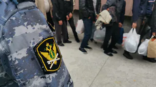 Судебные приставы Владимирской области отправили на родину 9 нелегальных мигрантов