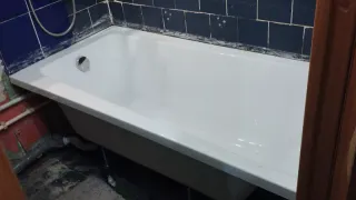 2 ложки на 100 мл — и ванна станет белее первого снега: ни ржавчины, ни налета — ослепительная чистота