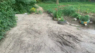 Воду откачали, а последствия убрать забыли: Октябрьский городок утонул в грязи