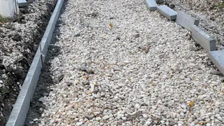 Скоро загуляем: благоустройство Севастопольской аллеи на стадии завершения