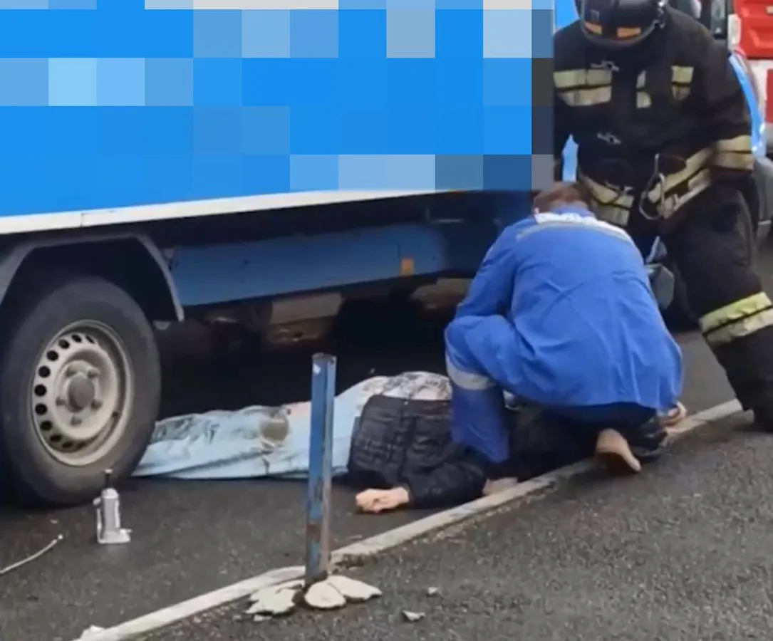 В Челябинске грузовик Ozon насмерть задавил 71-летнюю пенсионерку