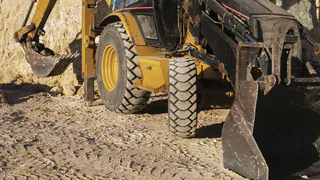 На мусорном полигоне под Рязанью ковшом экскаватора убило 60-летнего рабочего