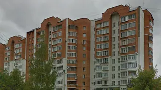 Смертельные травмы: у подножия многоэтажки обнаружен труп мужчины