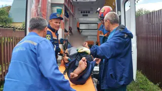 В Чебоксарах спасатели пришли на помощь мужчине, который упал в погреб и получил травмы